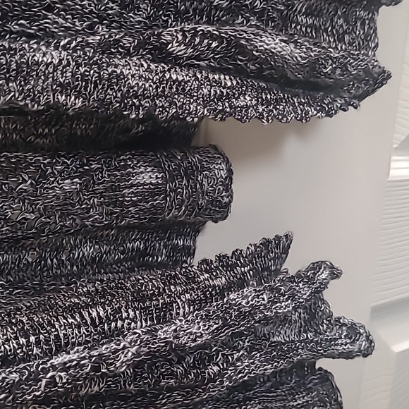 TWO-one-Two-New York sweater - Picture 2 of 7